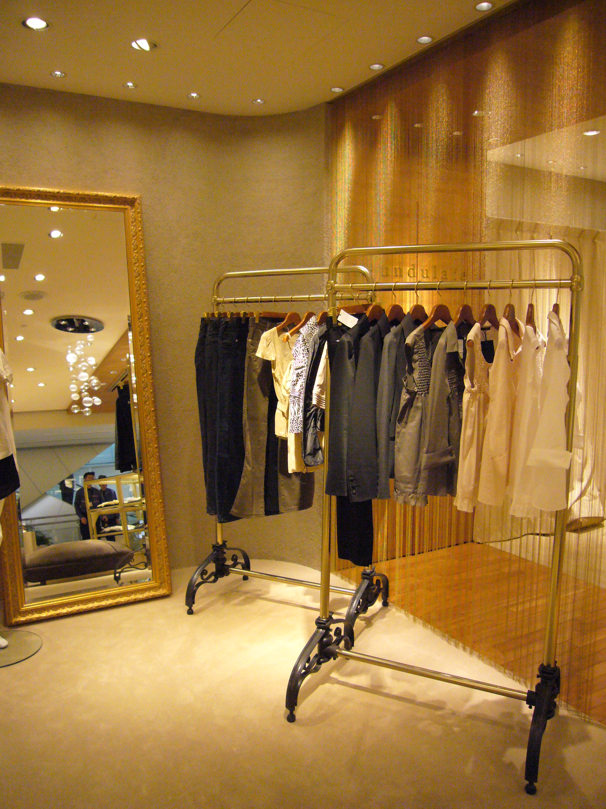 東京都・UNDULATE MARUNOUCHI